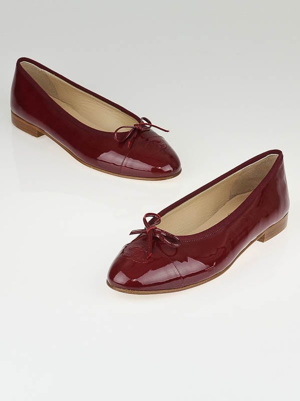 Chanel Red Patent Leather CC Cap-Toe Ballet Flats Size 8.5/39