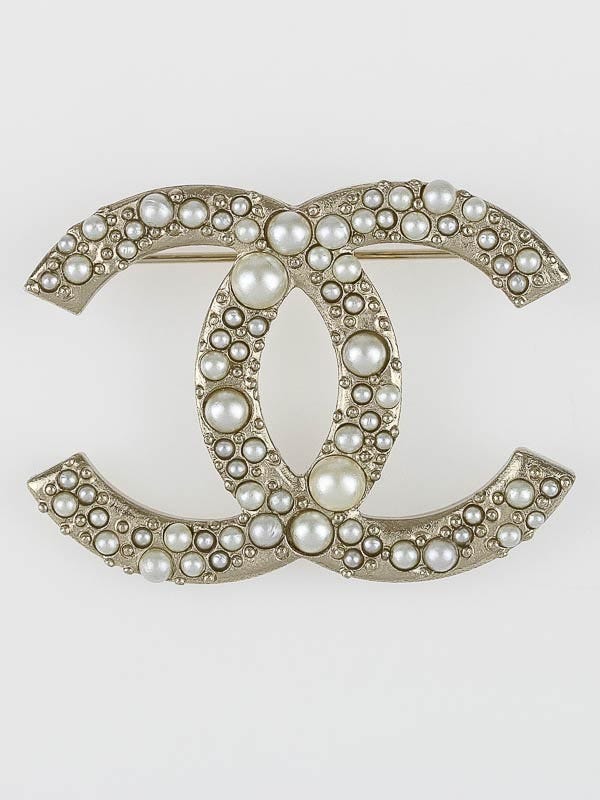 Chanel Gold and Faux Pearl Beaded CC Brooch - Yoogi's Closet