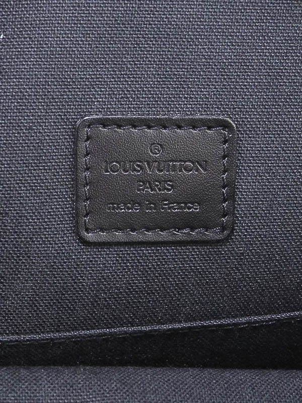 Sold at Auction: Louis Vuitton Glace Bobby Messenger Bag