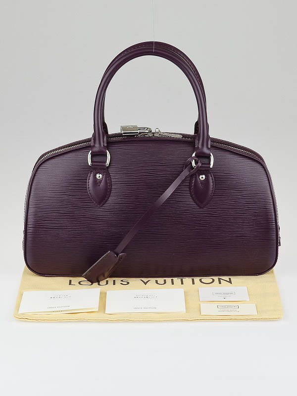 Louis Vuitton on X: Easy night in or elegant night out, the