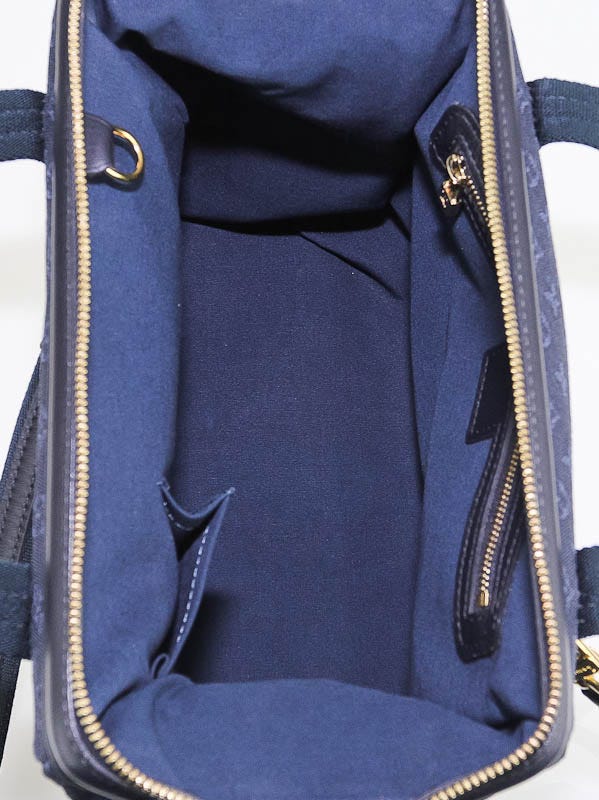 Louis Vuitton - Navy Monogram Mini Canvas Josephine PM - Is there any way  to remove the pinkish color?