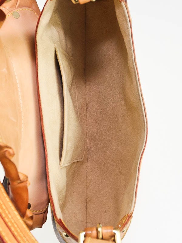 LOUIS VUITTON Pleated Ruffle Hobo Leonor Monogram Canvas Leather Handbag  Bag LV