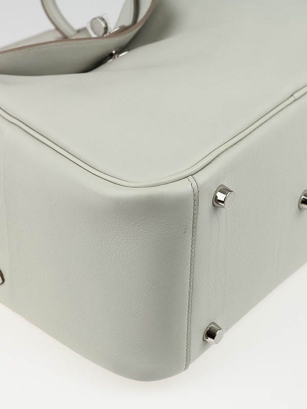 Hermes 26cm Gris Perle Swift Leather Indy Bag | Yoogi's Closet