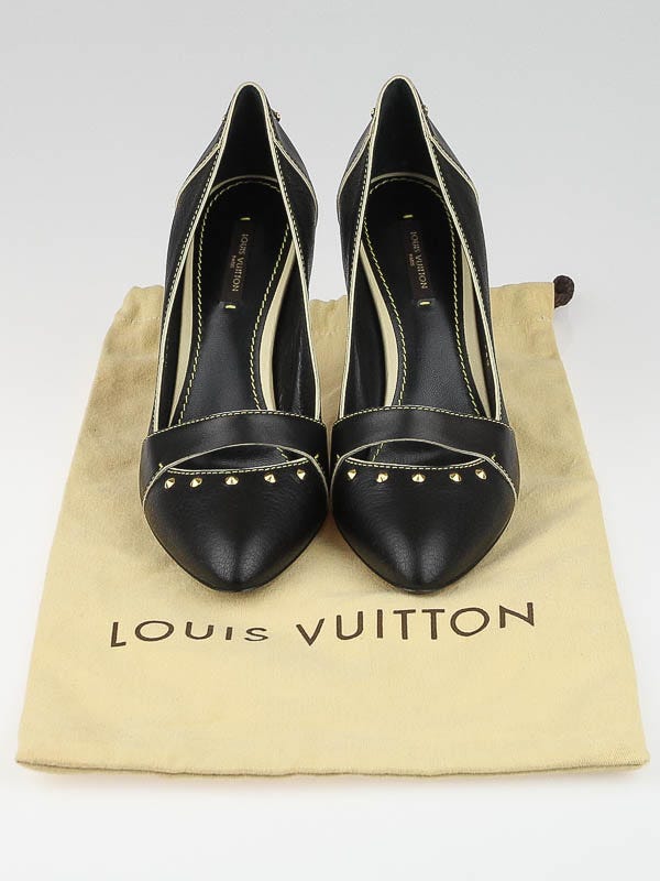 Louis Vuitton Black Smooth Leather Uniformes Pumps Size 7.5/38 - Yoogi's  Closet