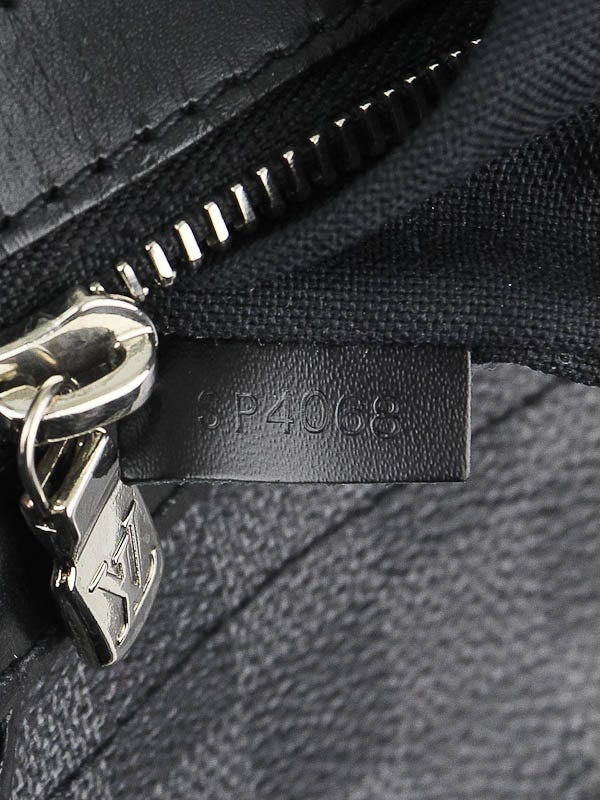 Louis Vuitton Damier Graphite Renzo Messenger Bag - Black
