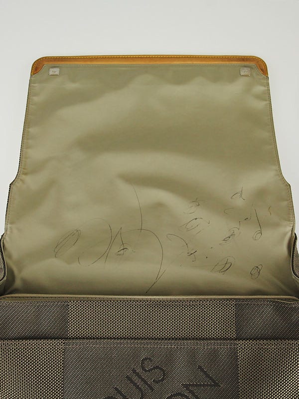 Louis Vuitton Terre Damier Geant Canvas Messenger Crossbody Bag Brown Cloth  ref.890656 - Joli Closet