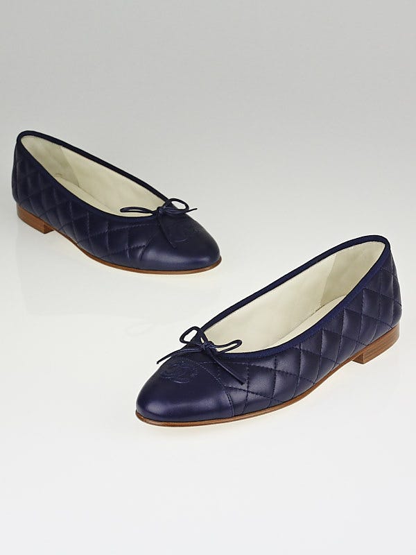 Chanel Marine Fonce Quilted Leather CC Ballet Flats Size 8/38.5