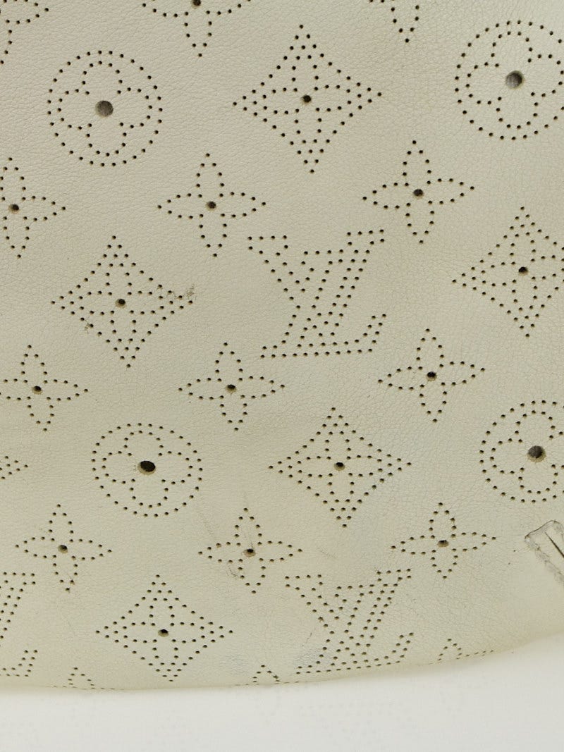 Louis Vuitton White Monogram Mahina Leather Onatah Gm