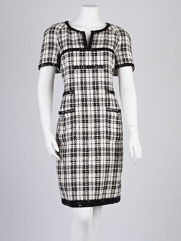 Chanel Black/White Tweed Print Blend Dress Size 10/42 | Yoogi's Closet Chanel Black/White Tweed Print Blend Dress Size 10/42 | Yoogi's Closet
