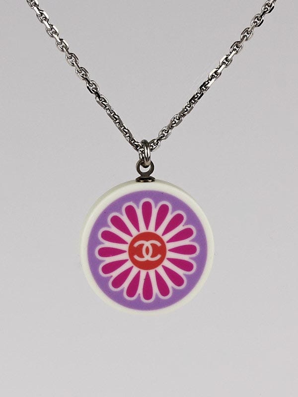 WGACA Chanel CC & Heart Pendant Necklace - Silver – Kith