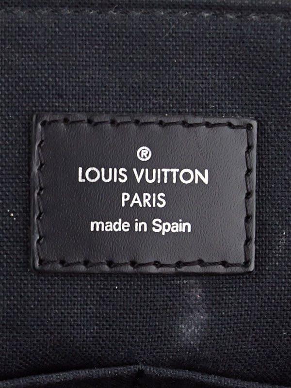 Louis Vuitton Damier Graphite District MM Messenger Bag – I MISS