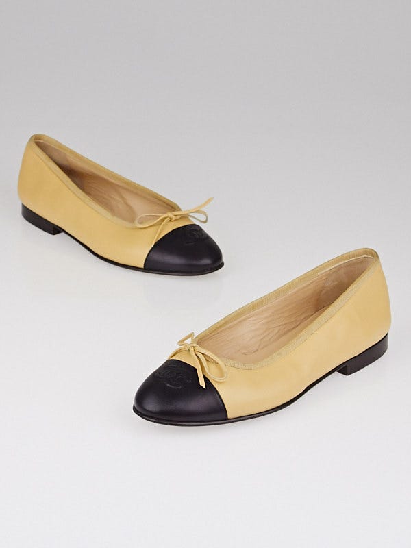 Chanel Beige/Black Lambskin Leather CC Cap Toe Ballet Flats Size 4.5/35