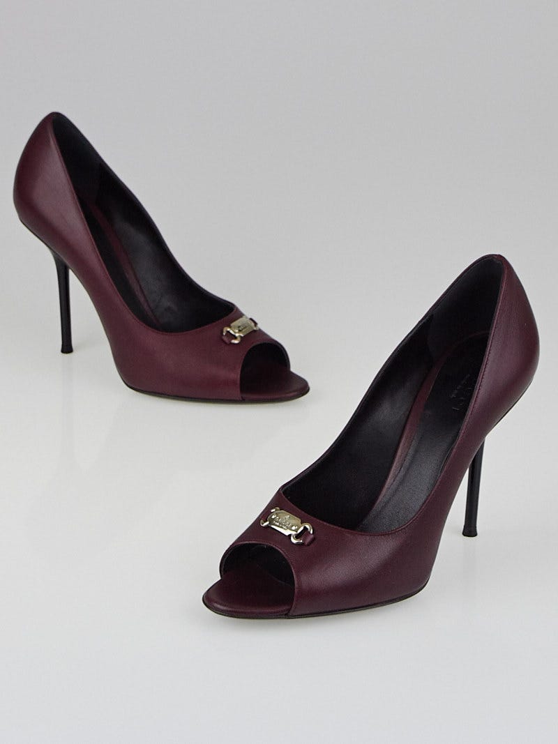 Gucci Burgundy Leather Logo-Plate Peep-Toe Pumps Size 7/37.5