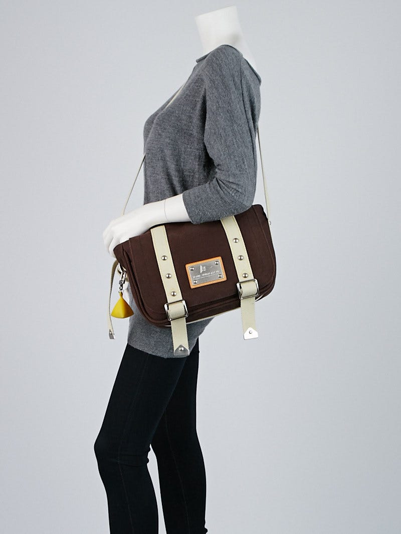 Louis Vuitton Canvas Antigua Besace Messenger Bag in 2023