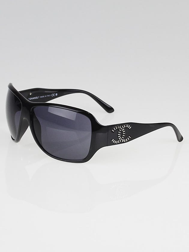 Chanel Black Frame with CC Logo Sunglasses - 6025