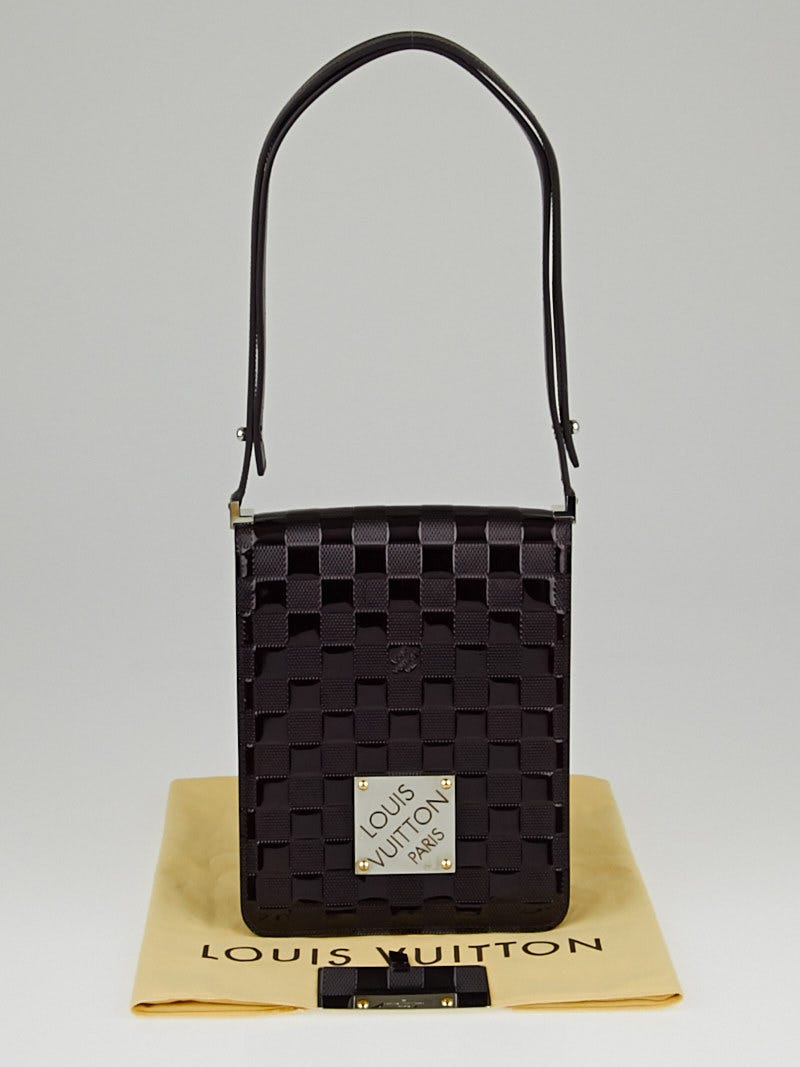 Cabaret patent leather handbag Louis Vuitton Black in Patent