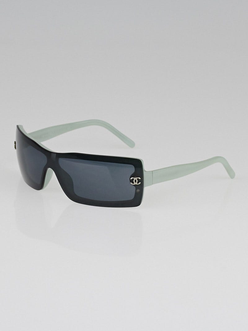 Chanel Blue Frame CC Logo Sunglasses- 5067 - Yoogi's Closet
