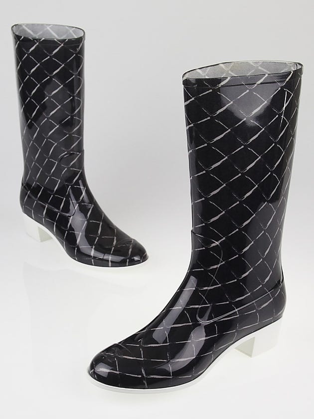 Chanel Black/White Rubber Rain Boots Size 9.5/40