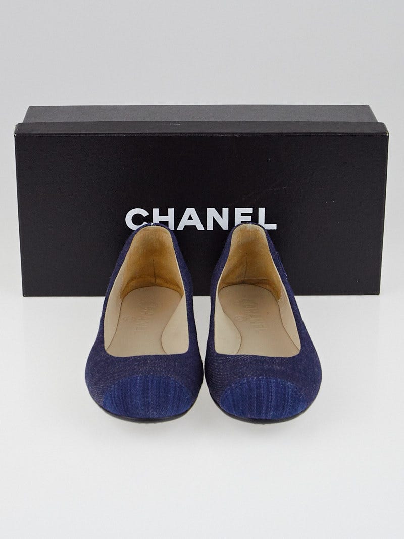 Chanel Dark Blue Denim CC Ballet Flats Size 7.5/38 - Yoogi's Closet