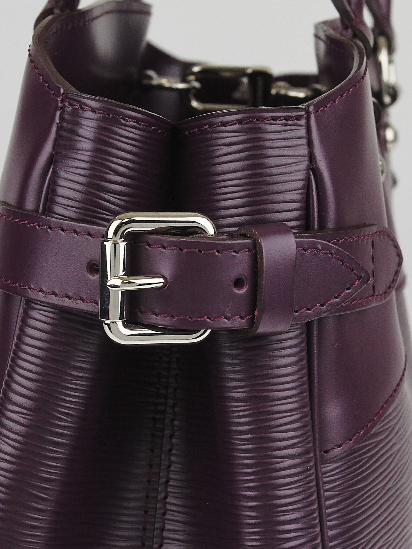 Louis Vuitton Cassis Epi Leather Montaigne PM Bag - Yoogi's Closet