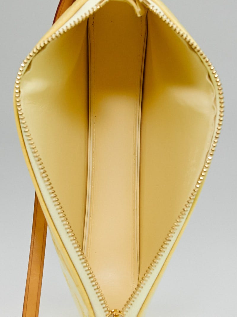 Louis Vuitton Yellow Vernis Lexington Pochette Leather Patent leather  ref.126309 - Joli Closet