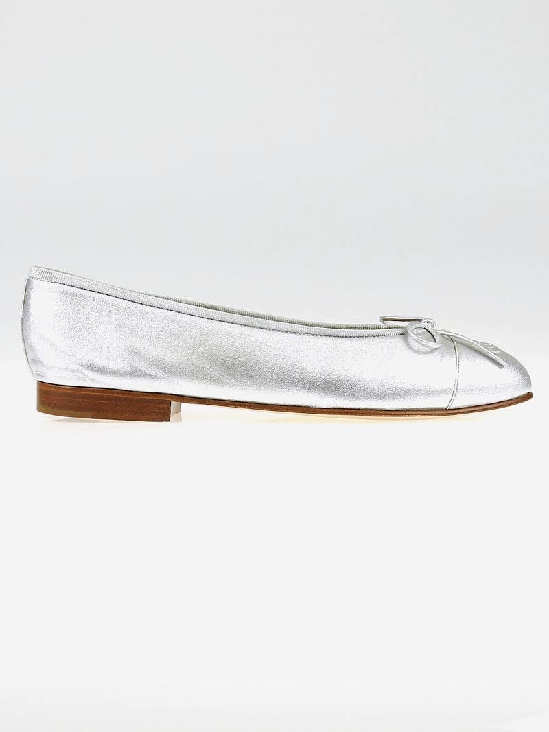 Chanel Silver Metallic Leather CC Cap Toe Ballet Flats Size