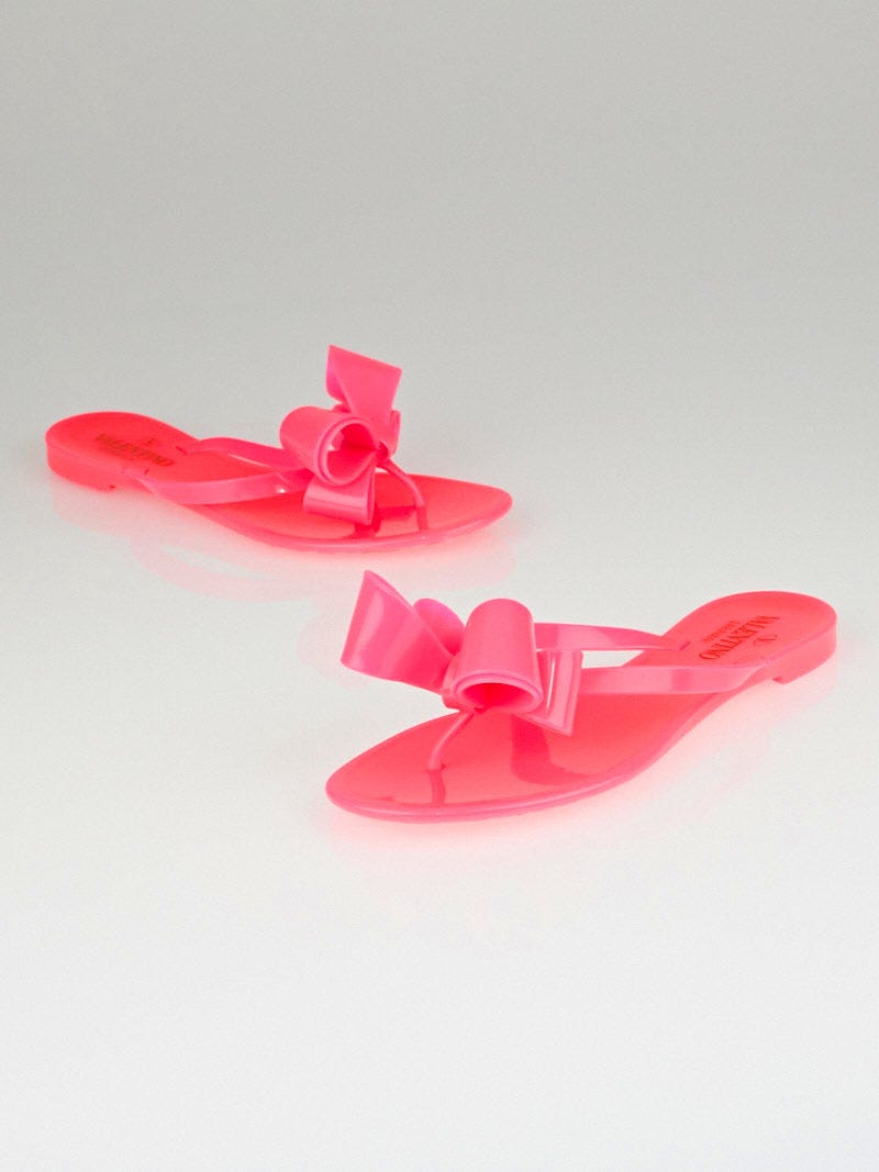 CRYSTAL THONG SANDAL IN FLAMINGO PINK SUEDE