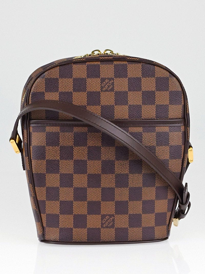 7 things that fits and Visual review of Louis Vuitton Ipanema PM