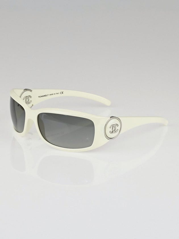 Chanel White Frame CC Logo Sunglasses - 6030