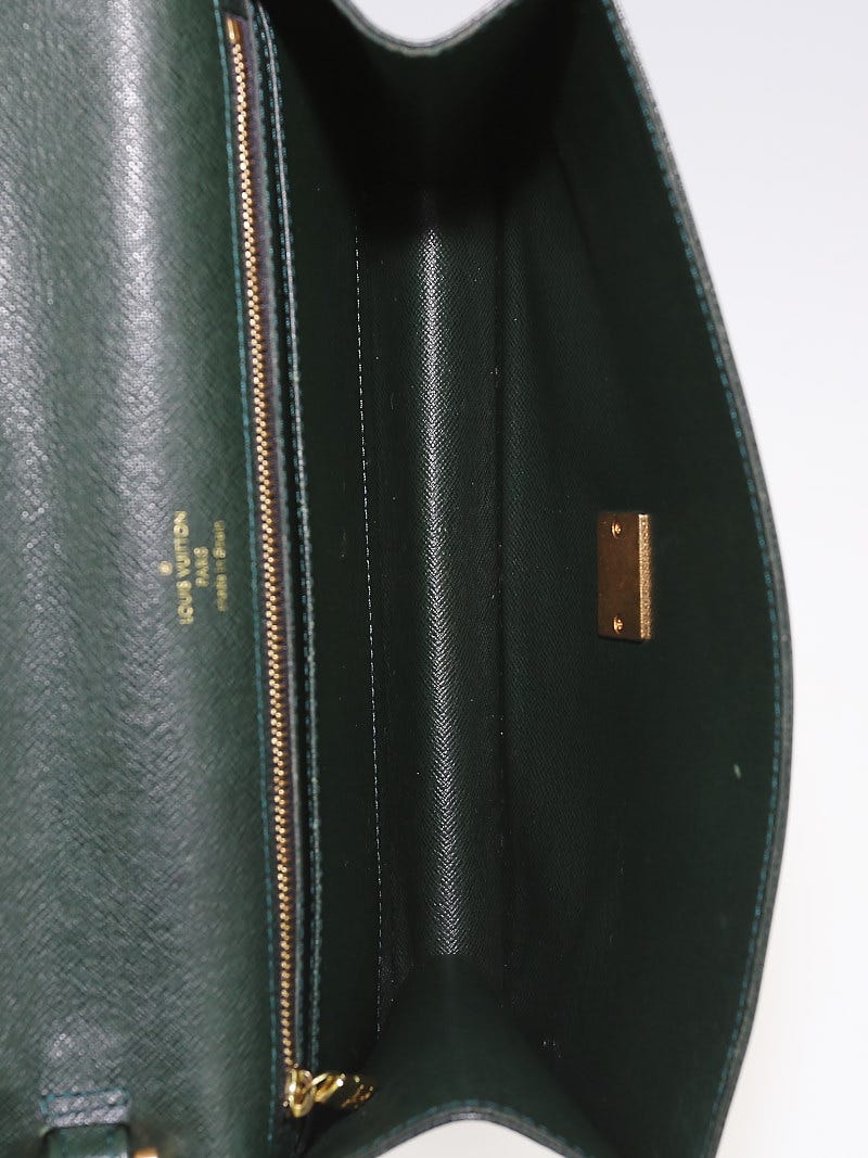 LOUIS VUITTON Taiga Leather Selenga Clutch Bag Acajou M30786 LV Auth 45150  ref.965237 - Joli Closet