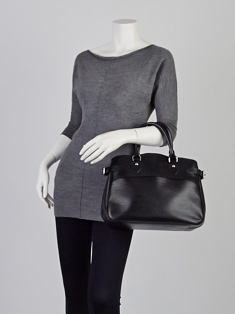 Louis Vuitton White Epi Leather Passy PM Bag Louis Vuitton | The Luxury  Closet