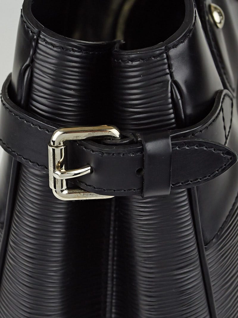 Louis Vuitton Passy Handbag Epi Leather PM at 1stDibs