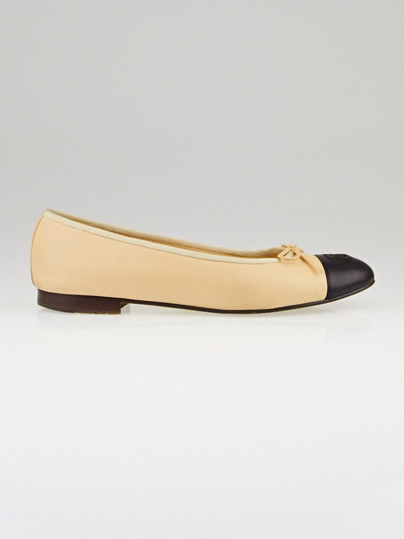Chanel Beige/Black Leather CC Cap Toe Ballet Flats Size 8/38.5