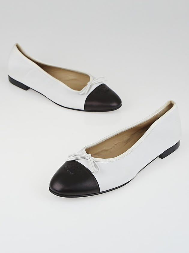 Chanel White/Black Leather CC Cap Toe Ballet Flats Size 10/40.5