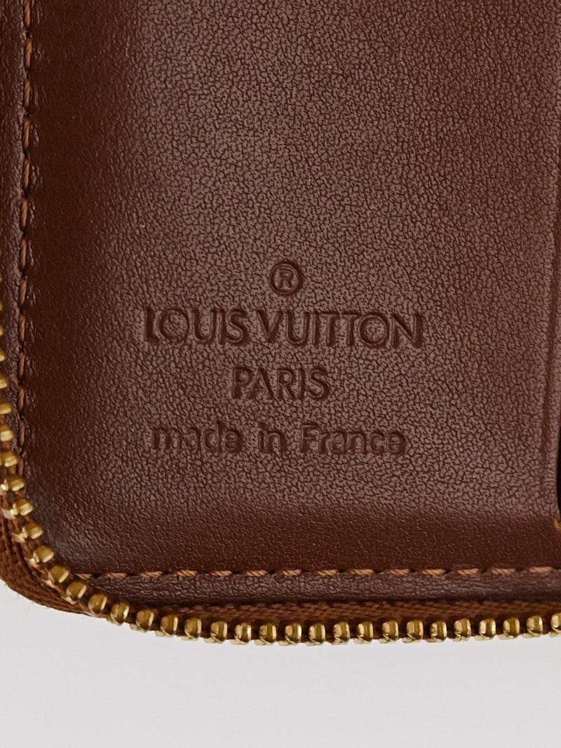 Peeling wallet issue : r/Louisvuitton