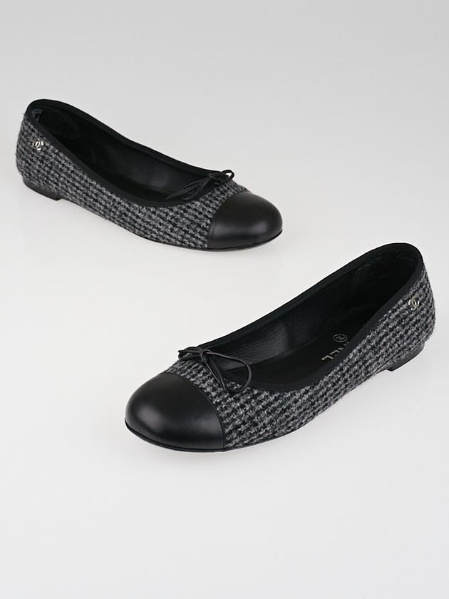 Chanel Grey/Black Tweed Cap Toe Ballet Flats Size 8.5/39