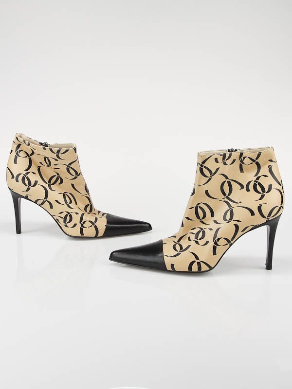 Chanel Beige/Black Leather CC Logo  Ankle Boots Size 8.5 0