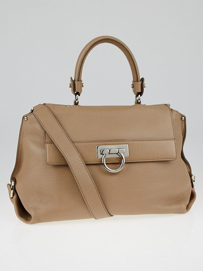 Ferragamo discount sofia medium