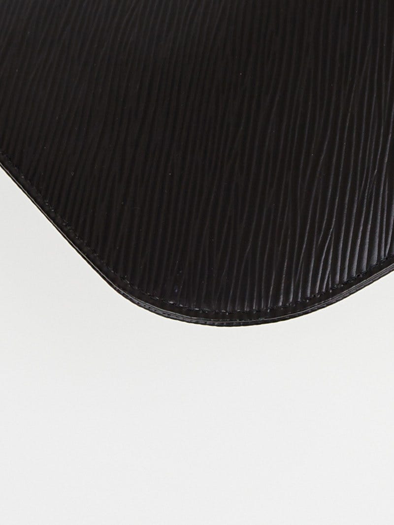 Louis Vuitton Black Epi Demi Lune Pochette Leather ref.980011 - Joli Closet