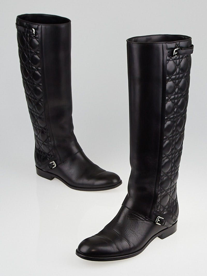 Quilted on sale flat boot