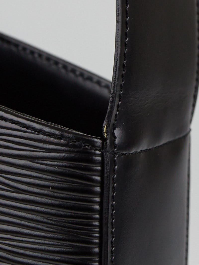 Louis Vuitton Black Epi Leather Reverie Shoulder Bag. Good, Lot #18029