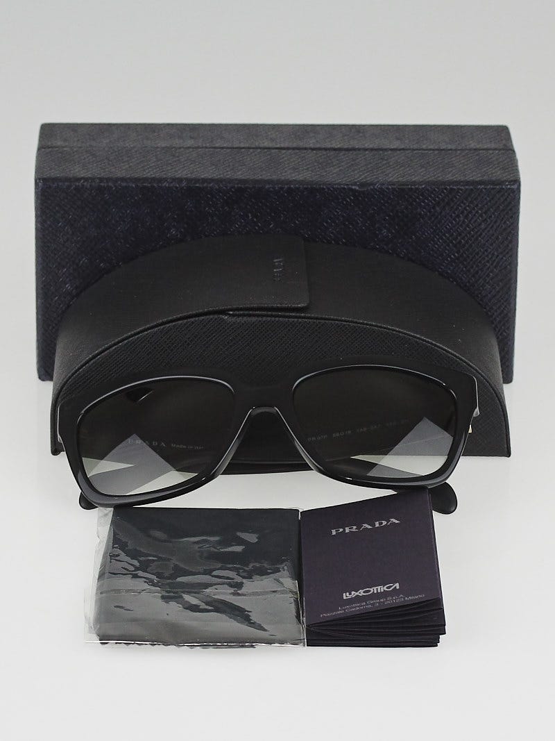 【PRADA】VIP価格☆エナメル ジップ パッド入り ジレ PRADA】VIP価格☆エナメル ジップ パッド入り ジレ ベスト・ジレ