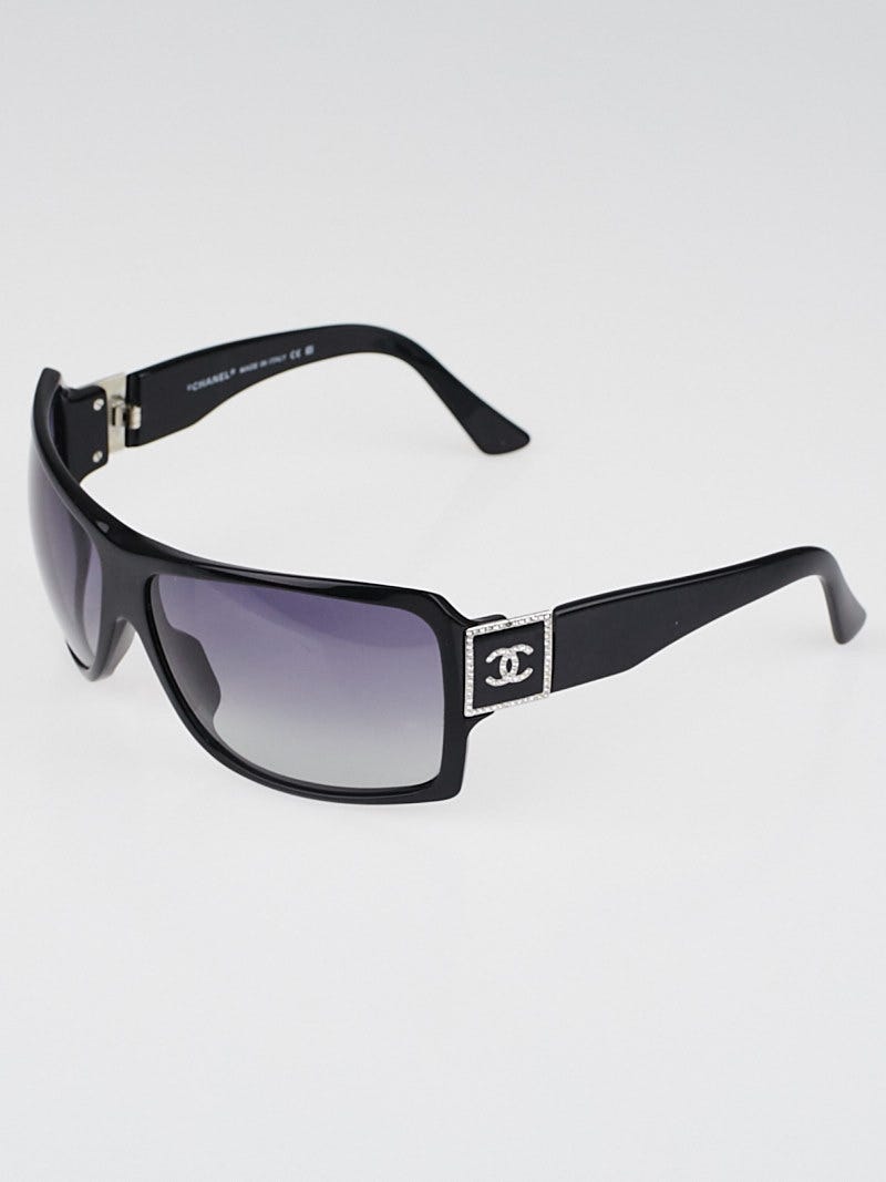 Chanel Black and White Frame CC Logo Sunglasses - Yoogi's Closet