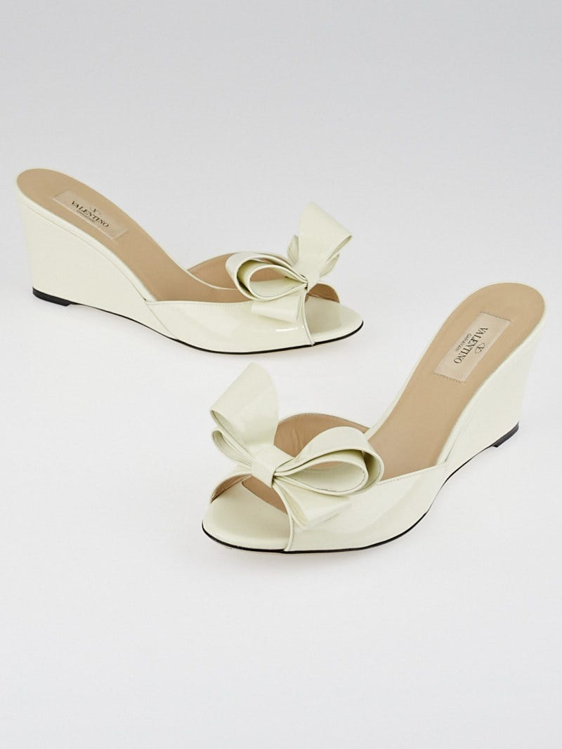 White wedge on sale sandals size 8