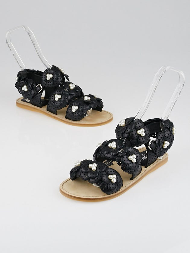 Chanel Black Leather Camellia Flower Flat Sandals Size 7/37.5