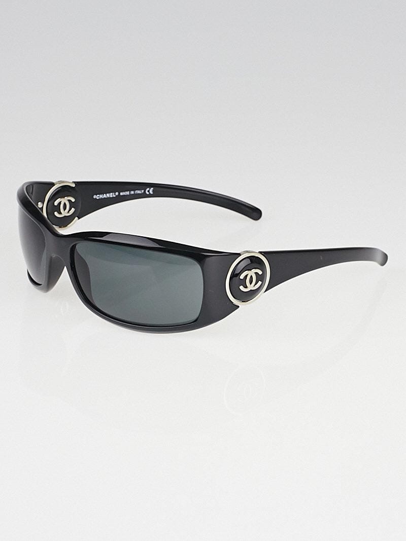 Chanel Black Frame CC Logo Sunglasses - 6030 | Yoogi's Closet