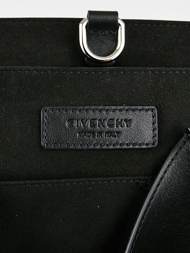 GIVENCHY(ジバンシィ)/関税送料込み Shark Lock トートバッグ ジバンシィからショッピングバッグに着想した新作トートバッグが