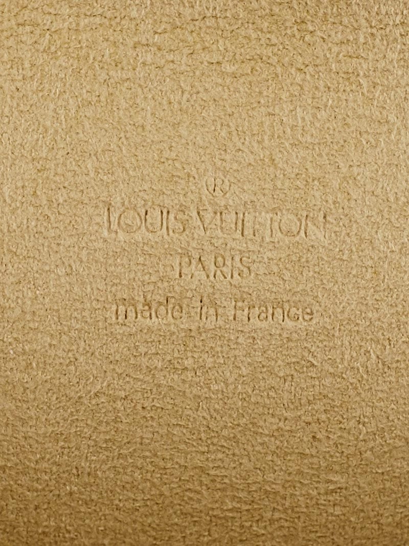 Authentic Louis Vuitton Classic Monogram Canvas Pochette Florentine Si –  Paris Station Shop