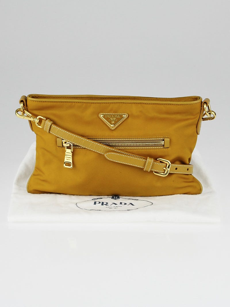 PRADA イエローメッセンジャーバッグ PRADA イエローメッセンジャーバッグ