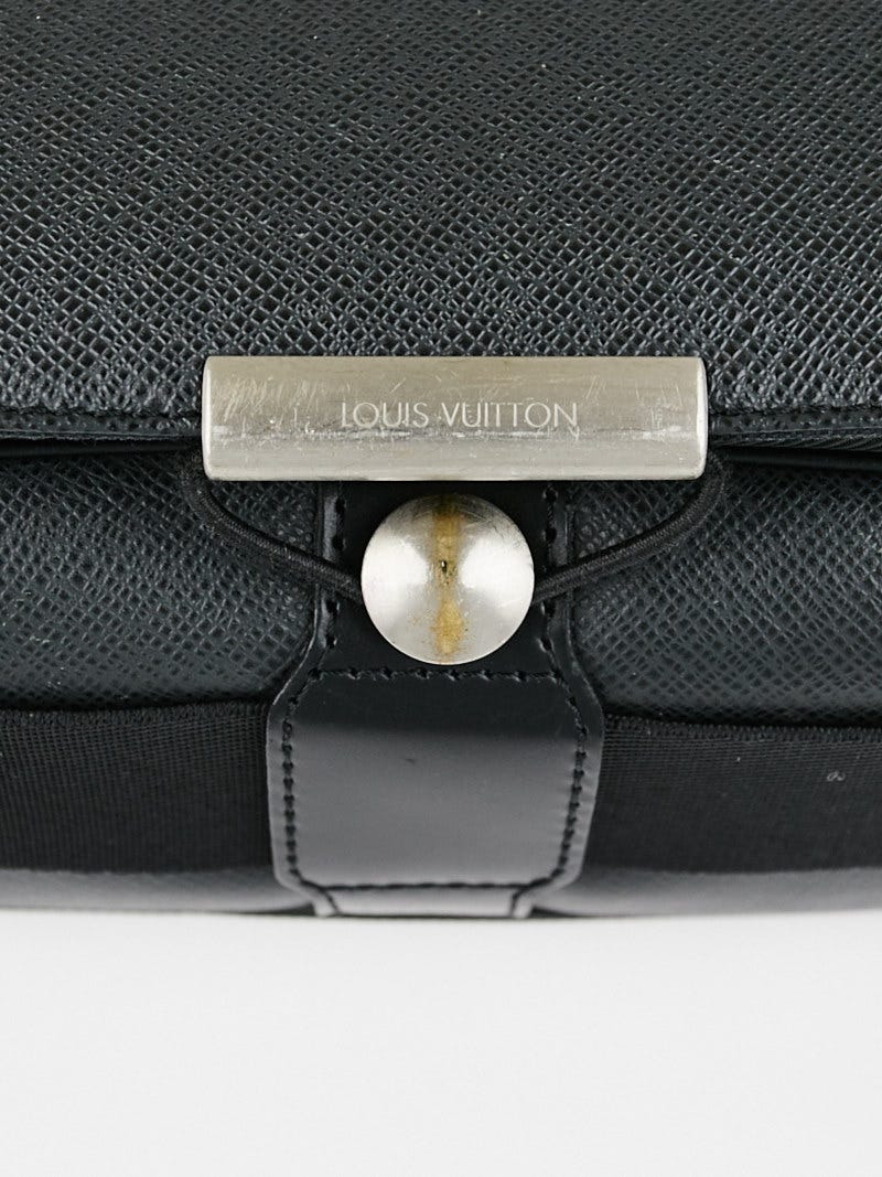 Louis Vuitton Vintage Taiga Viktor Messenger Bag - Black Messenger Bags,  Bags - LOU525621